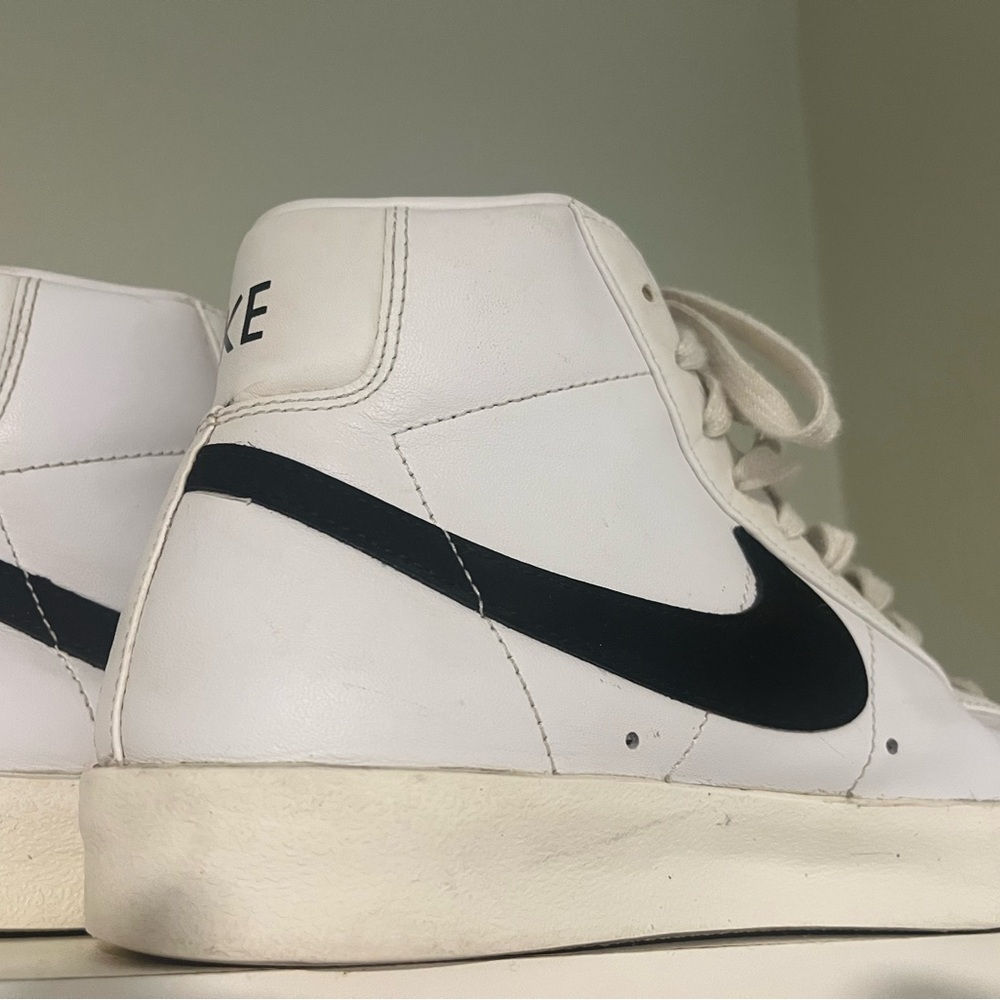 Nike blazer classic 77- White High-Tops with Black Swoosh